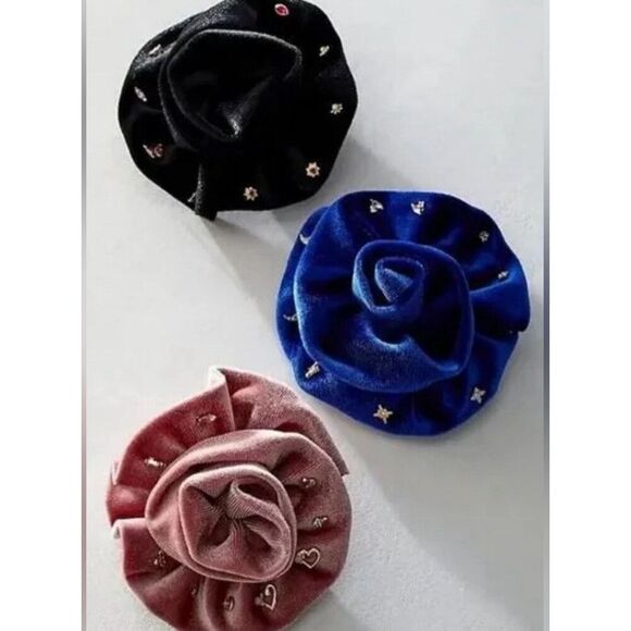 Free People Rosette Brooch Pin Stud Pack -5 Pairs of Earrings - Picture 3 of 5
